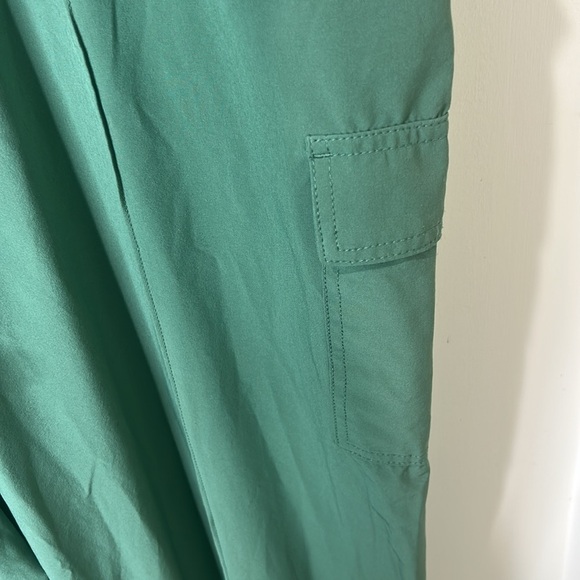 ATHLETA Vienna Cargo Pants Vineyard Green Size 22 - Picture 5 of 15